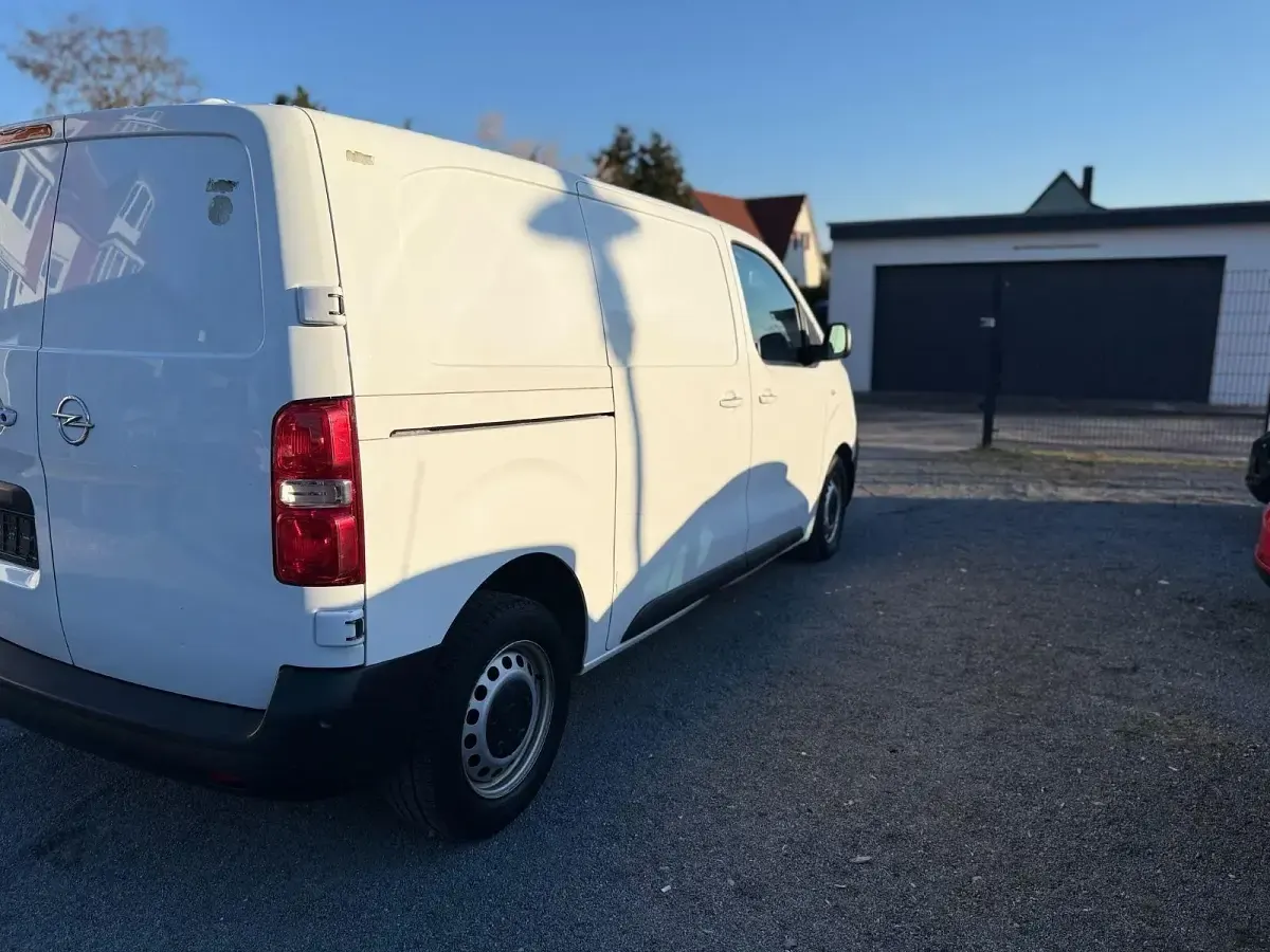 Używany Opel Vivaro 122 KM (89 kW) 2019 Biały Minivan