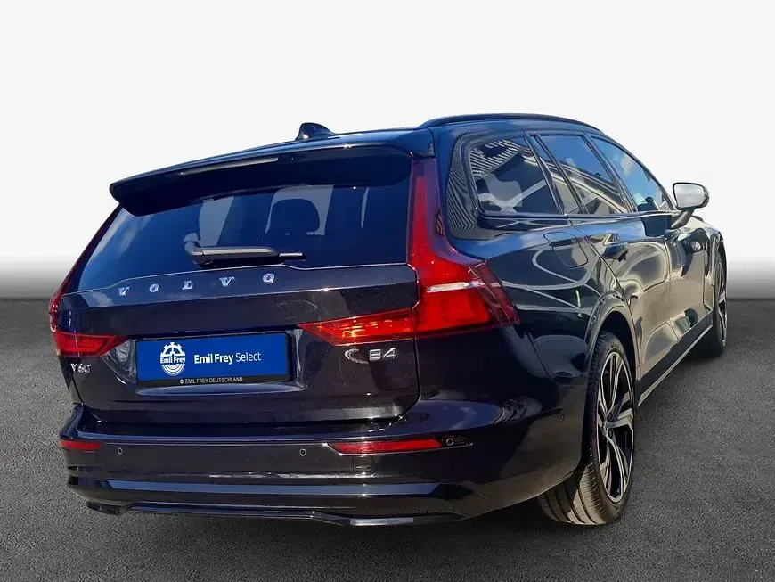 Gebraucht Volvo V60 145 PS (106 kW) 2025 Kombi