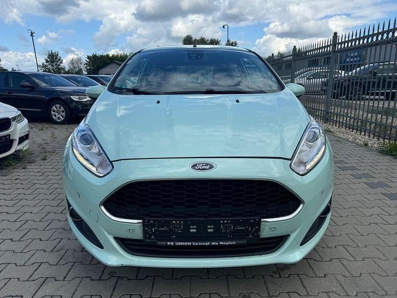 Gebraucht Ford Fiesta Celebration 101 PS (74 kW) 2016 Grün Kleinwagen