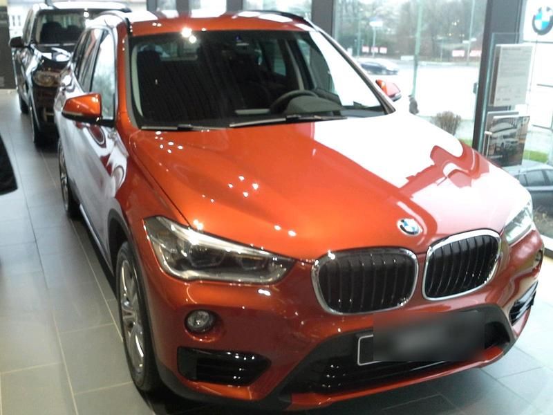 Orange Gebraucht 2018 BMW X1 Shadowline SUV | 20.900 € (Guter Preis) - Bild 1/4