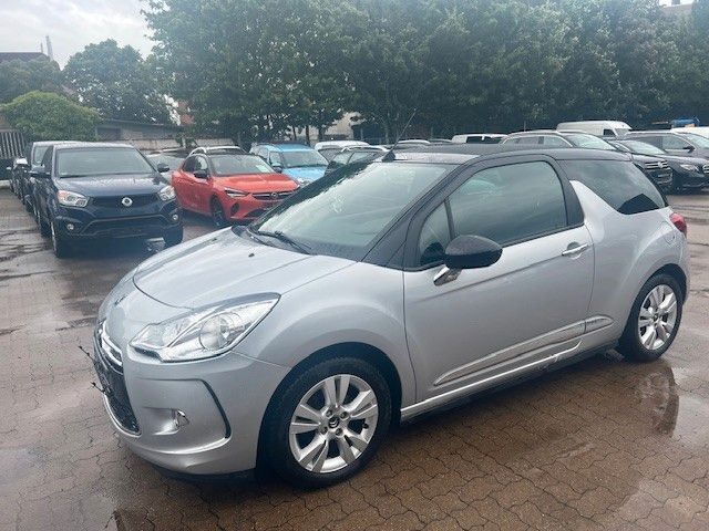 Grau Gebraucht 2013 Citroën DS3 Cabriolet So Chic Cabrio | 3.999 € (Fairer Preis) - Bild 1/4