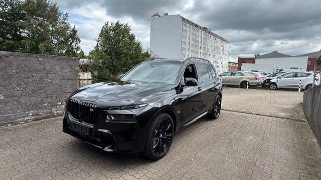 Schwarz Gebraucht 2024 BMW X7 M Sport SUV | 109.000 € (Etwas zu teuer) - Bild 1/4