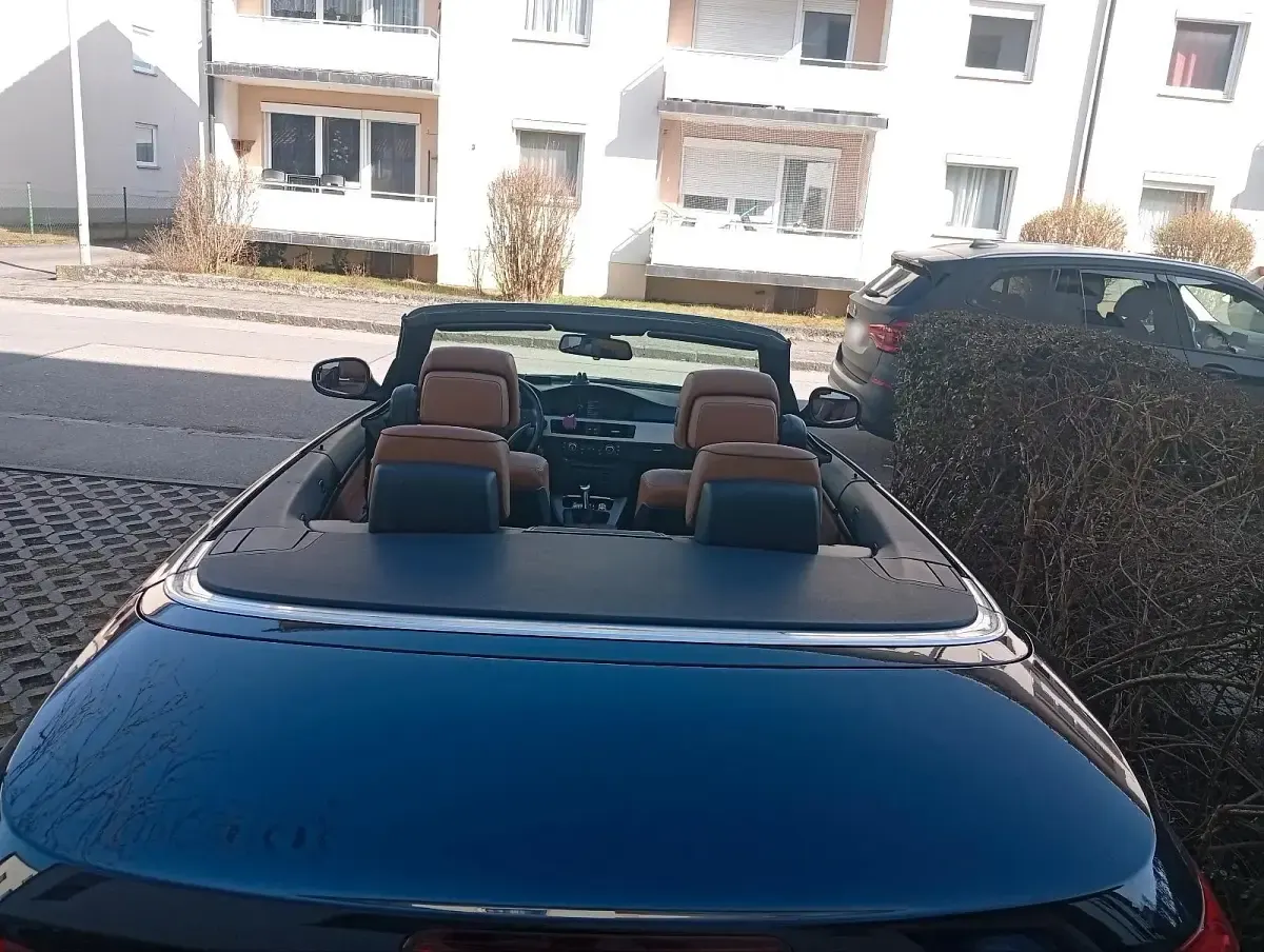 Gebraucht BMW 320 Cabriolet 184 PS (135 kW) 2012 Schwarz Cabrio