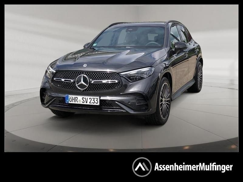 Grau Gebraucht 2025 Mercedes GLC200 Night SUV | 58.979 € (Teuer) - Bild 1/2