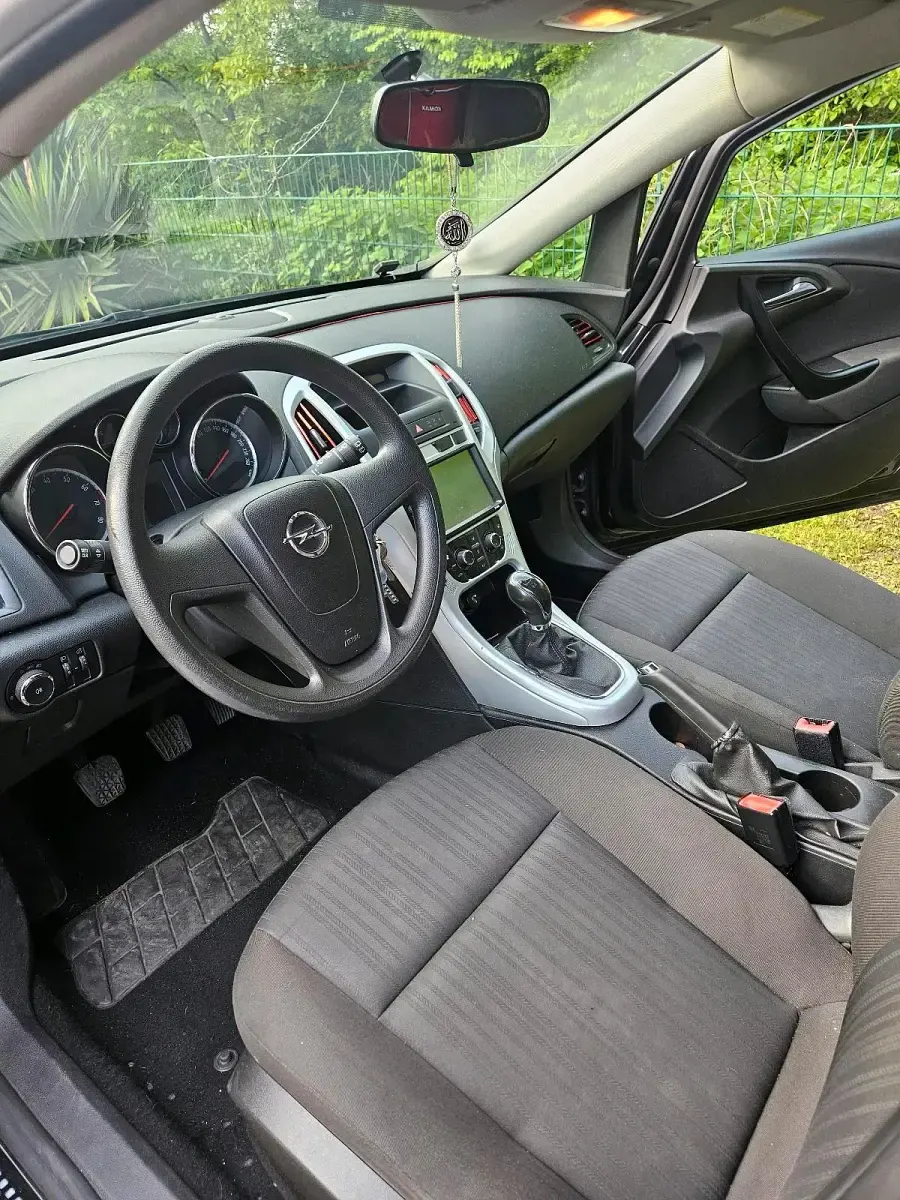 Gebraucht Opel Astra 2012 Schwarz Limousine