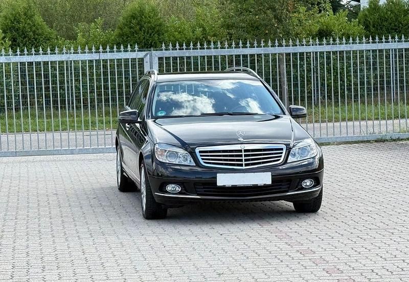 Schwarz Gebraucht 2009 Mercedes C200 Limousine | 9.999 € (Etwas zu teuer) - Bild 1/4