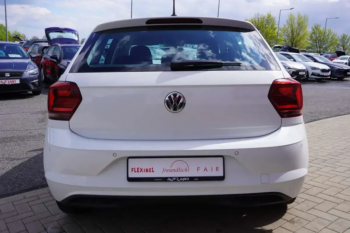 Gebraucht VW Polo Comfortline 75 PS (55 kW) 2017 Weiß Kleinwagen