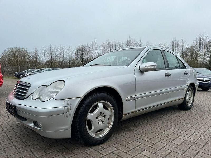 Silber Gebraucht 2001 Mercedes C180 Classic Limousine | 899 € (Superpreis) - Bild 1/4