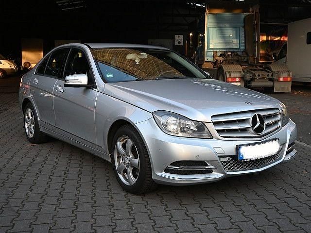 Gebraucht Mercedes C220 Avantgarde 170 PS (125 kW) 2013 Silber Limousine