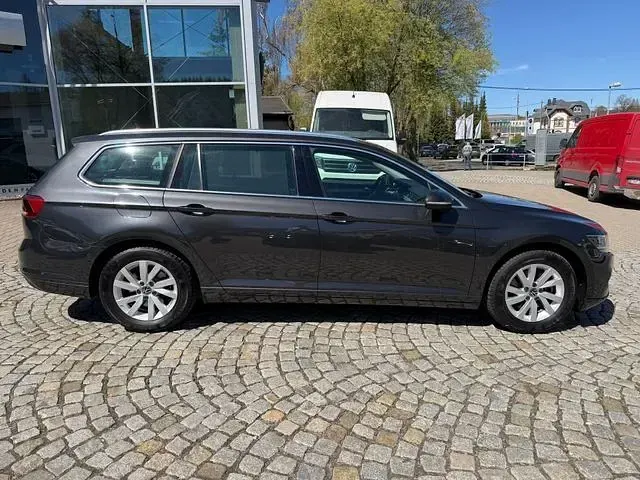 Usata VW Passat Business 150 CV (110 kW) 2023 Grigio Station wagon
