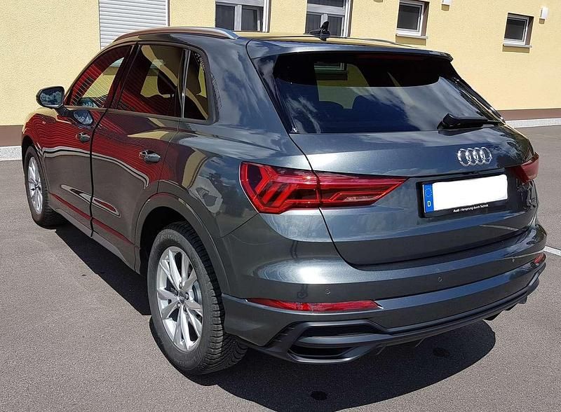 Gebraucht Audi Q3 S-Line 190 PS (139 kW) 2019 Grau SUV