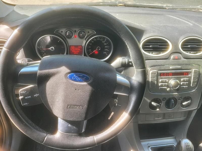 Usata Ford Focus 109 CV (80 kW) 2009 Nero Station wagon