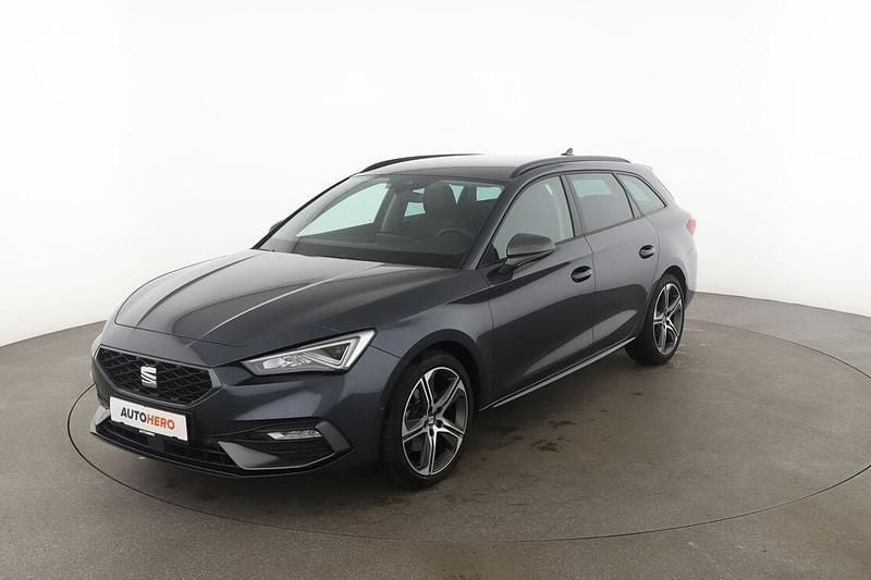Grau Gebraucht 2024 Seat Leon FR Kombi | 26.670 € (Guter Preis) - Bild 1/3