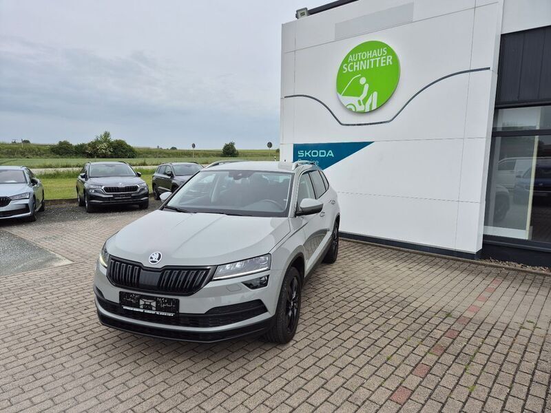 Steelgrau Gebraucht 2019 Skoda Karoq Style SUV | 23.900 € (Fairer Preis) - Bild 1/4