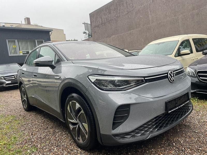 Grau Gebraucht 2022 VW ID.4 Pro Performance SUV | 15.500 € - Bild 1/4