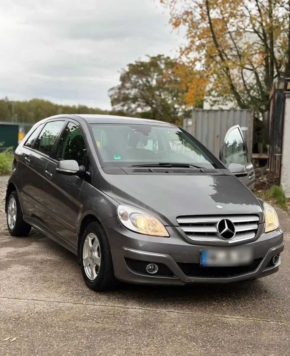 Gebraucht Mercedes B170 85 PS (62 kW) 2008 Grau Van / Kleinbus