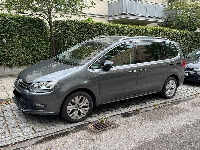 Grau Gebraucht 2013 VW Sharan Van / Kleinbus | 17.000 € (Etwas zu teuer) - Bild 1/4