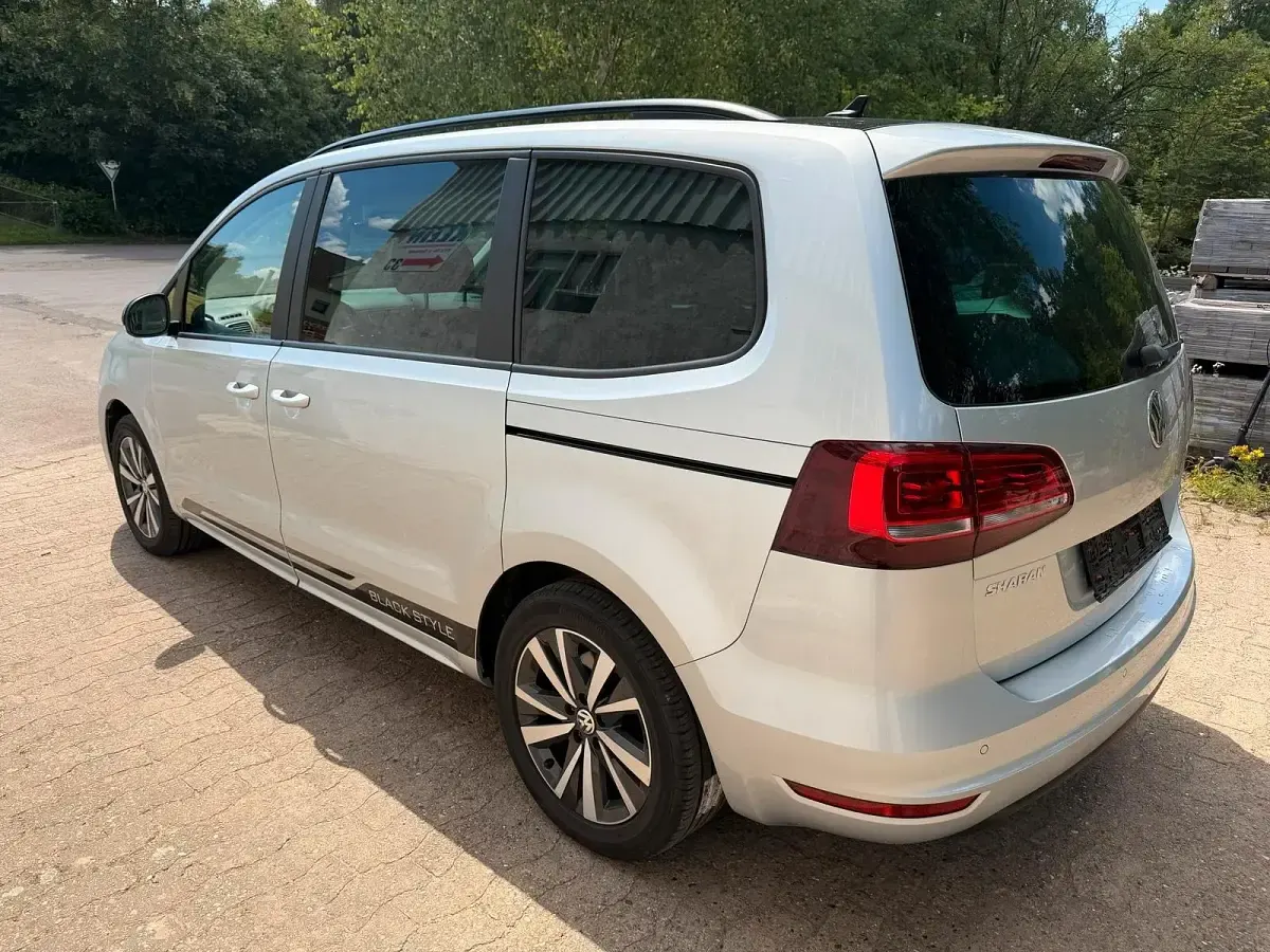 Gebraucht VW Sharan Highline 177 PS (130 kW) 2020 Schwarz Van / Kleinbus
