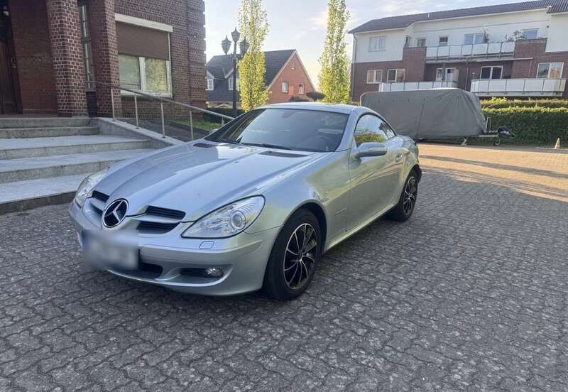 Grau Gebraucht 2004 Mercedes SLK200 Cabrio | 7.550 € (Fairer Preis) - Bild 1/4