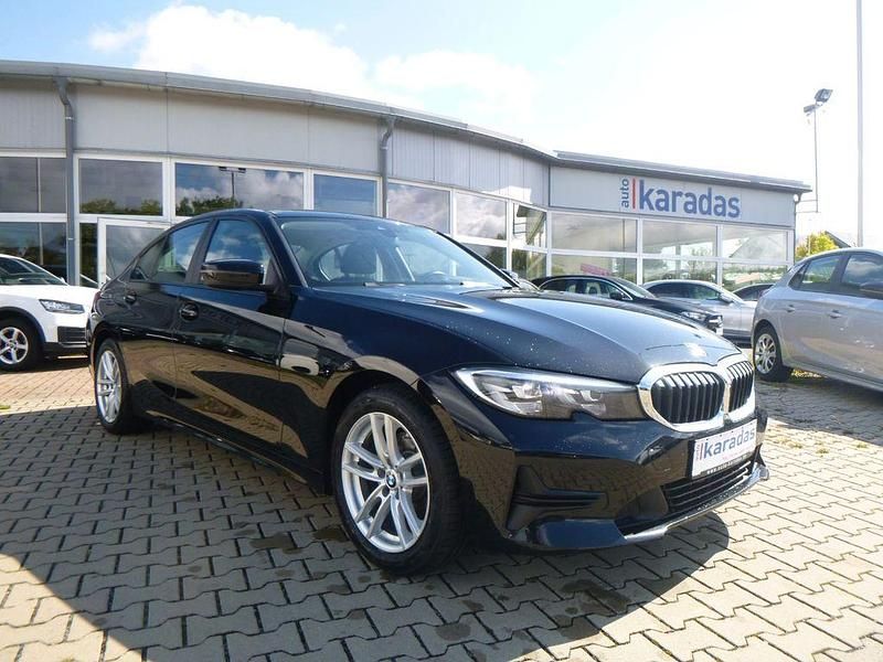 Gebraucht BMW 320 184 PS (135 kW) 2020 Schwarz Limousine