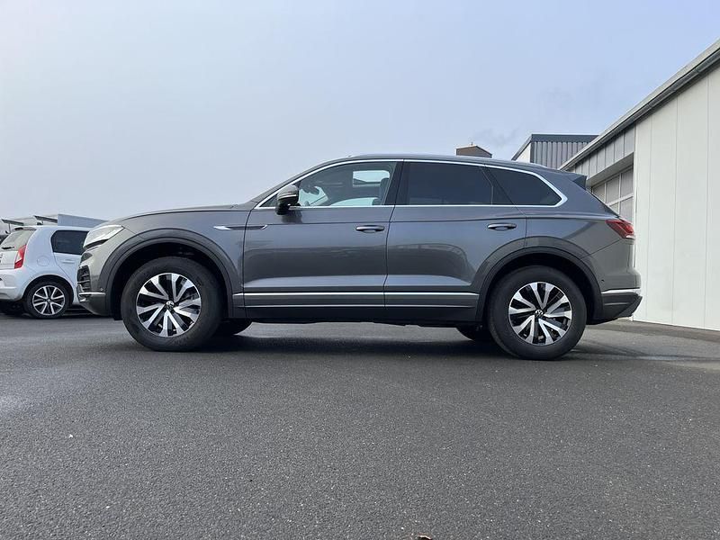 Gebraucht VW Touareg Elegance 286 PS (210 kW) 2022 Siliziumgrau SUV
