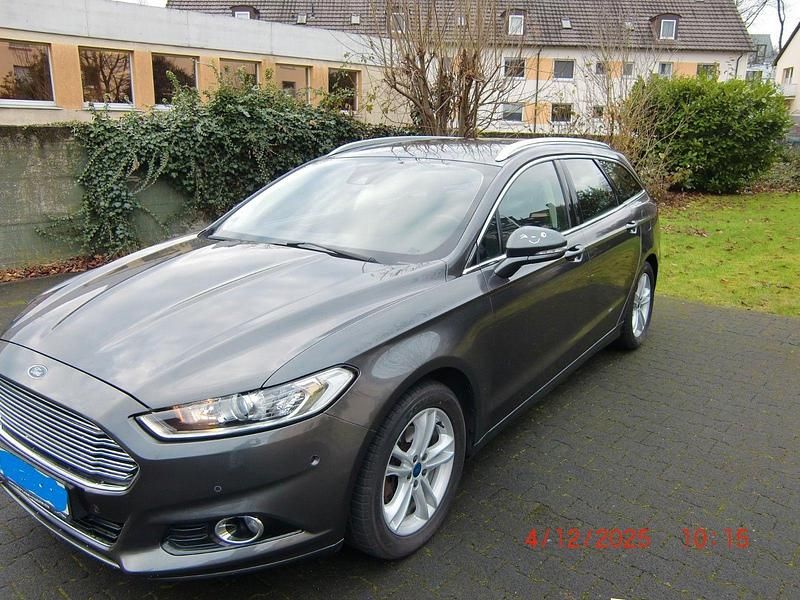 Gebraucht Ford Mondeo Titanium 150 PS (110 kW) 2017 Grau Kombi