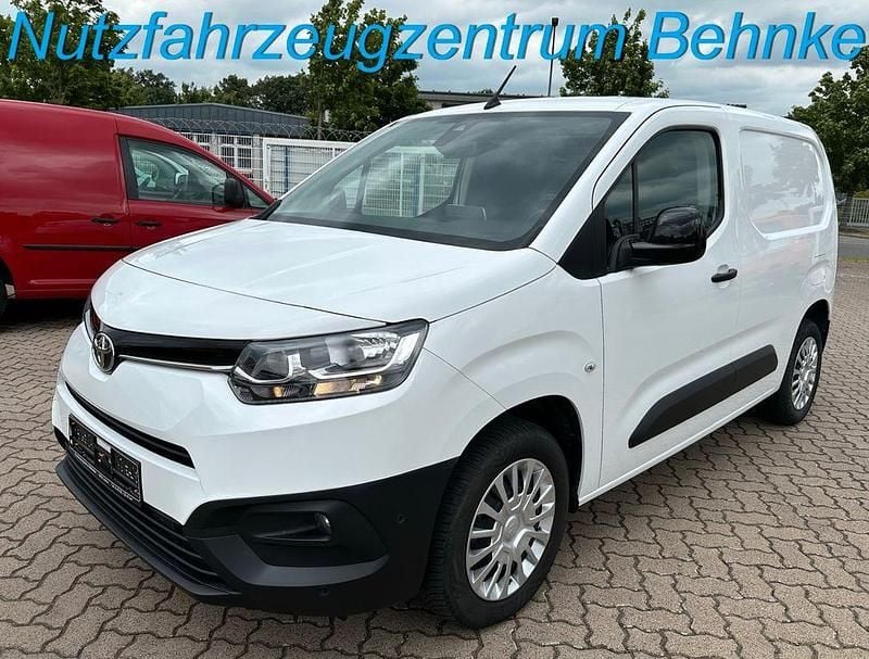 Weiß Gebraucht 2021 Toyota Proace City Van | 15.767 € (Fairer Preis) - Bild 1/4
