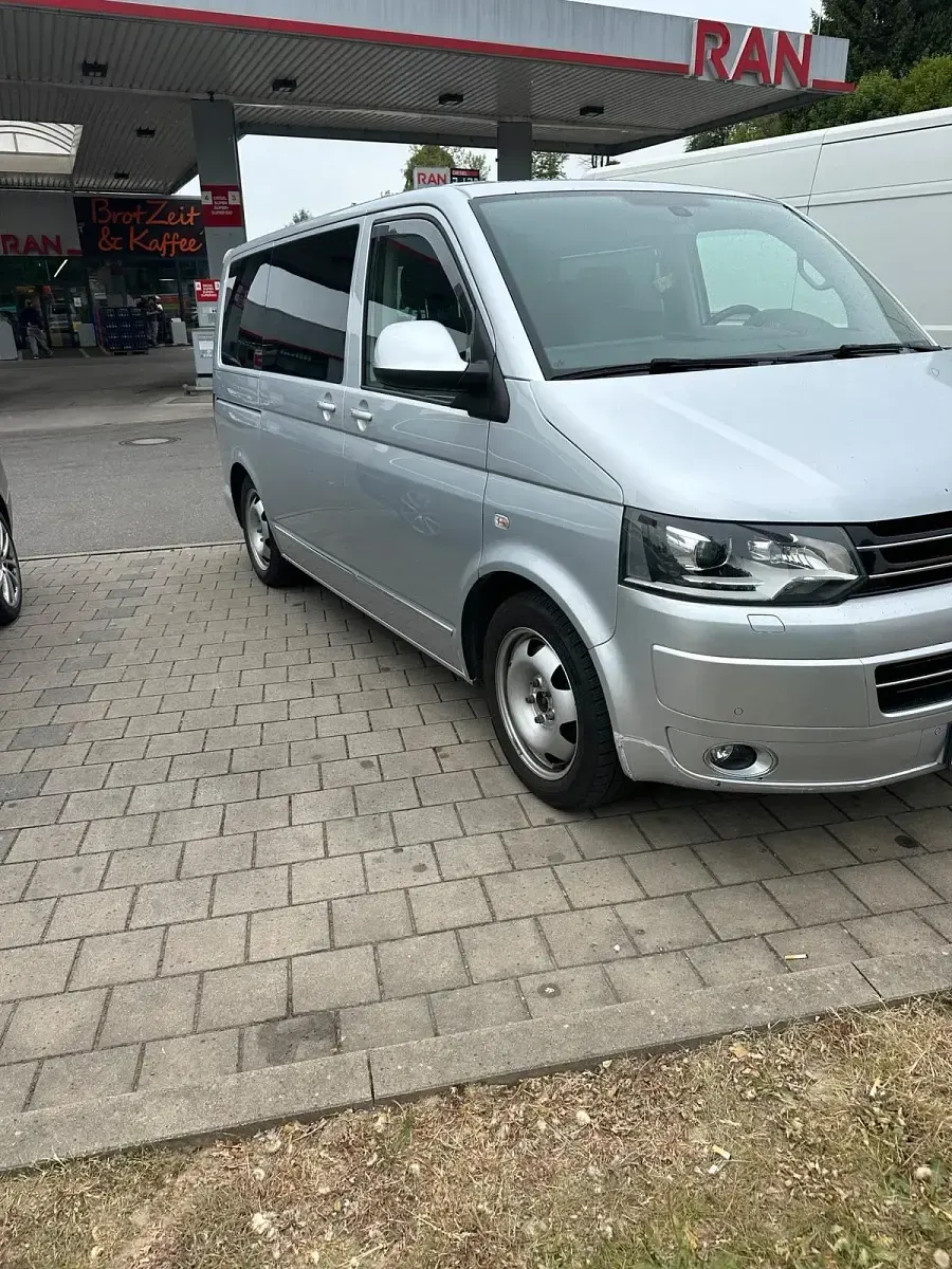 Gebraucht VW Multivan Highline 180 PS (132 kW) 2014 Silber Van / Kleinbus