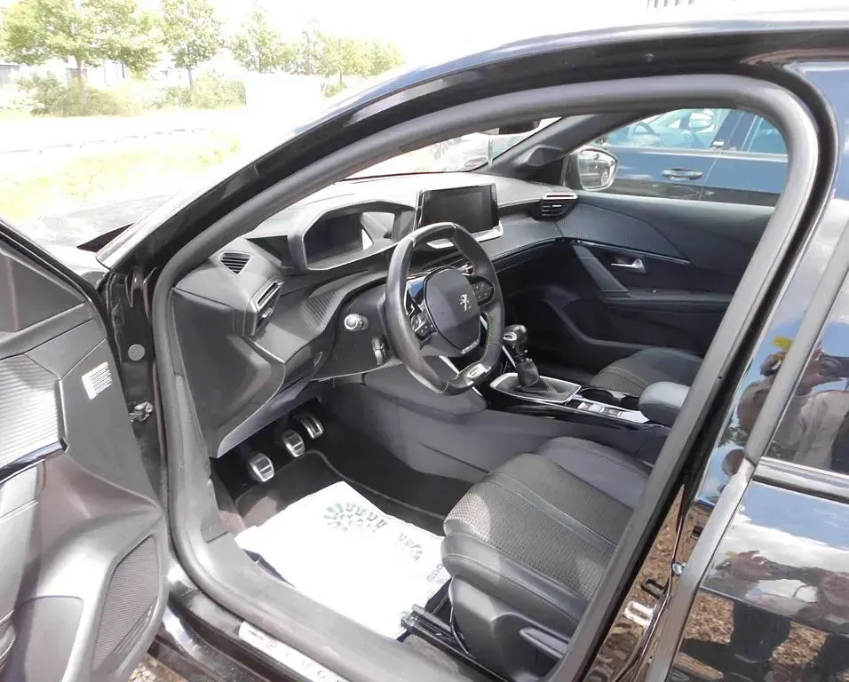 Gebraucht Peugeot 208 Allure GT-Line 101 PS (74 kW) 2020 Noir perla nera Kleinwagen