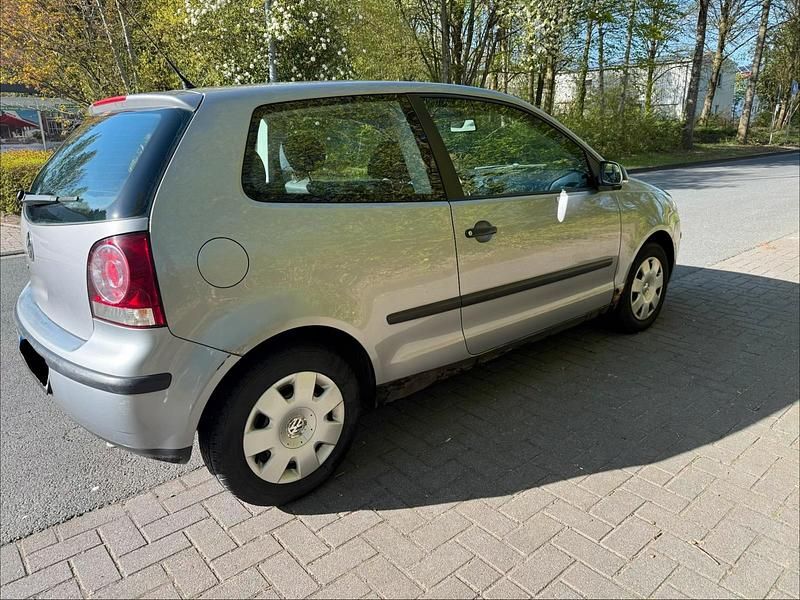 Second-hand VW Polo 54 CP (39 kW) 2007 Argintiu Hatchback