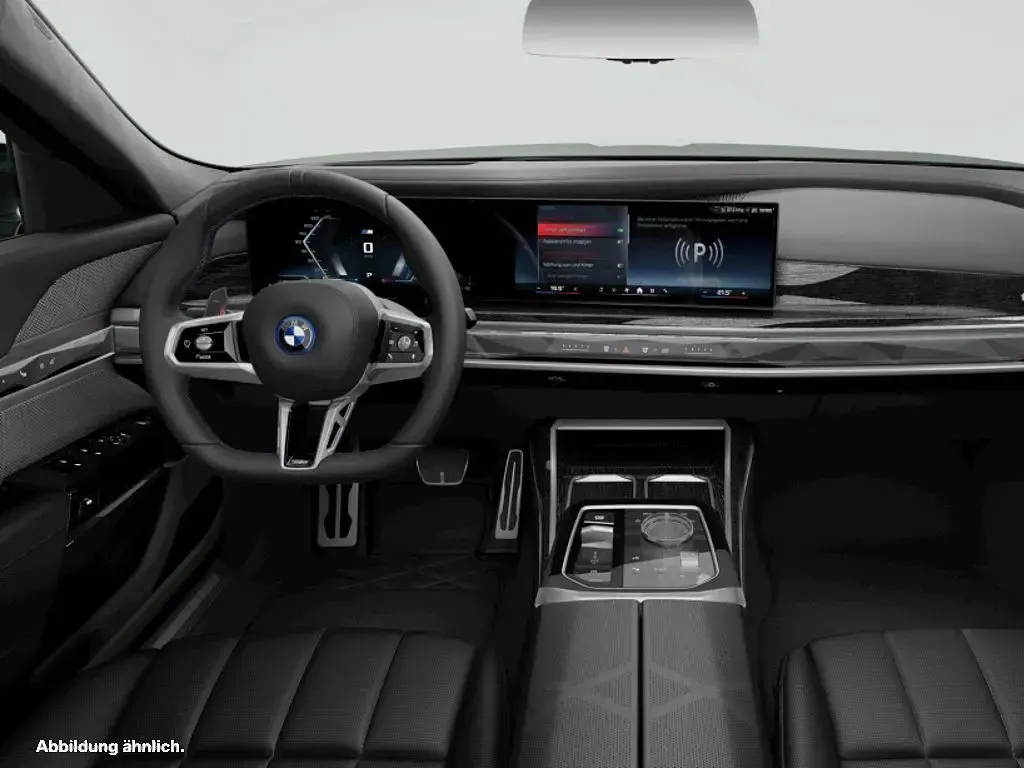 Gebraucht BMW M760e 571 PS (419 kW) 2025 Grau Limousine
