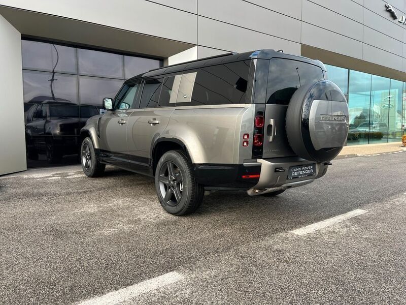 Gebraucht Land Rover Defender SE Dynamic 300 PS (220 kW) 2025 Silber SUV