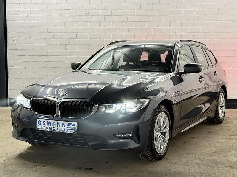 Gebraucht BMW 320e Advantage 163 PS (119 kW) 2022 Grau Kombi