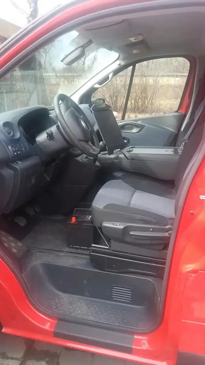 Gebraucht Opel Vivaro 125 PS (91 kW) 2017 Rot Van / Kleinbus