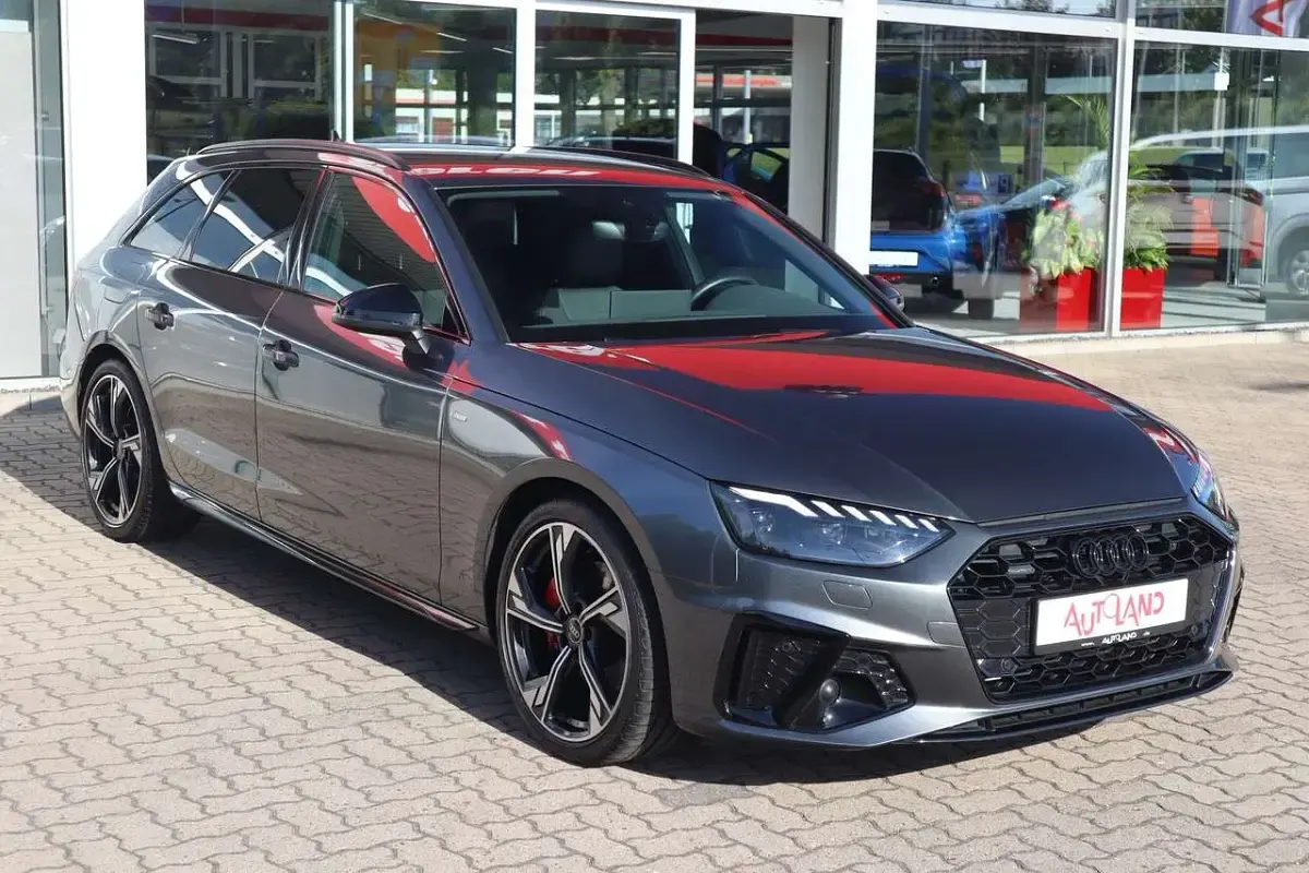 Gebraucht Audi A4 Competition 204 PS (150 kW) 2025 Grau Limousine