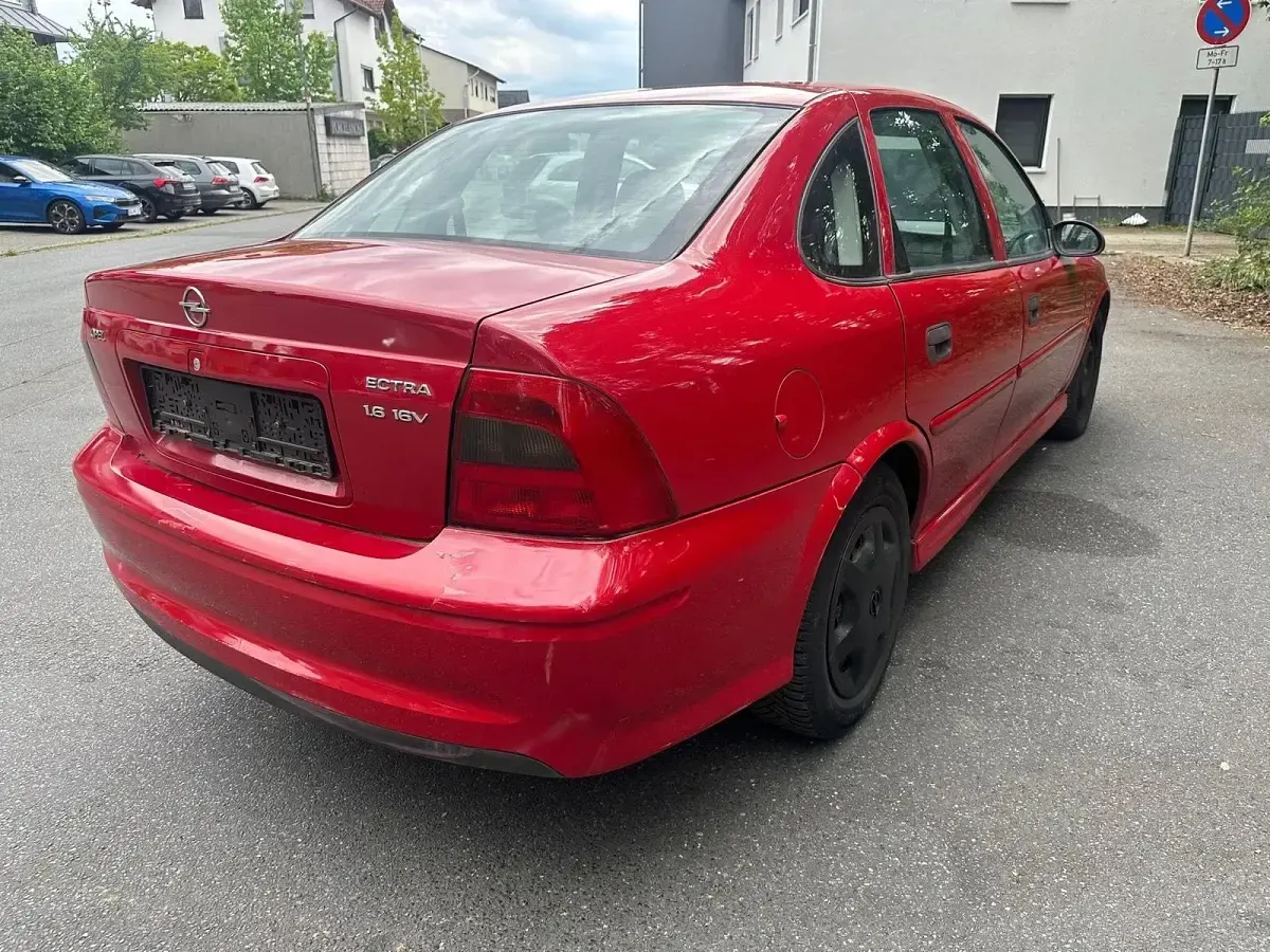 Usata Opel Vectra 101 CV (74 kW) 2001 Rosso Berlina