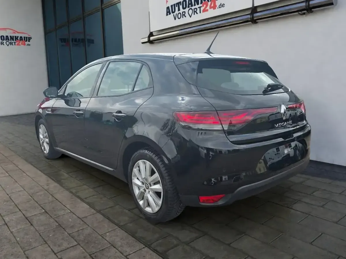 Gebraucht Renault Mégane IV Equilibre 140 PS (102 kW) 2024 Sternenschwarz Limousine