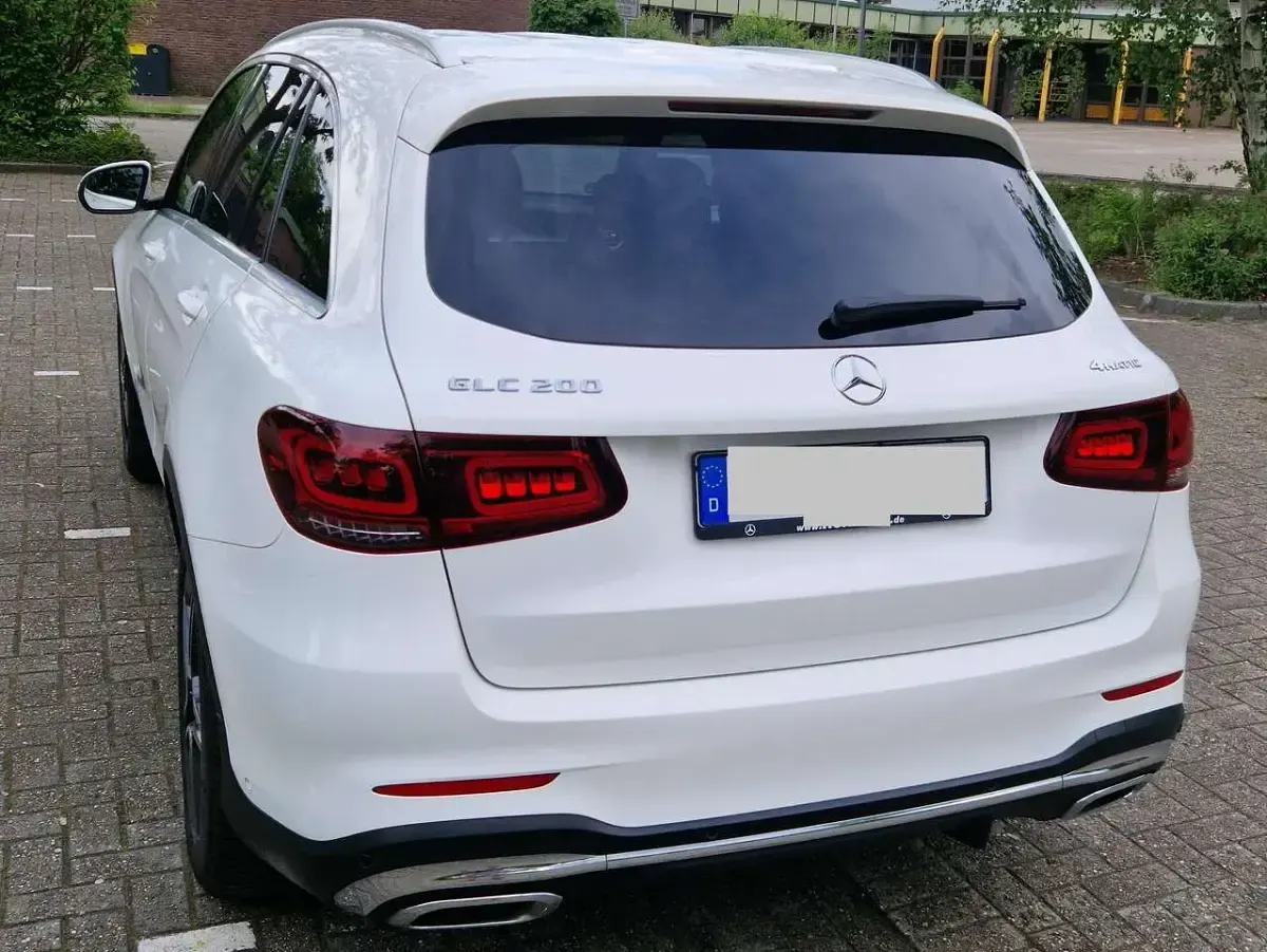 Gebraucht Mercedes GLC200 AMG line 197 PS (144 kW) 2020 Weiß SUV