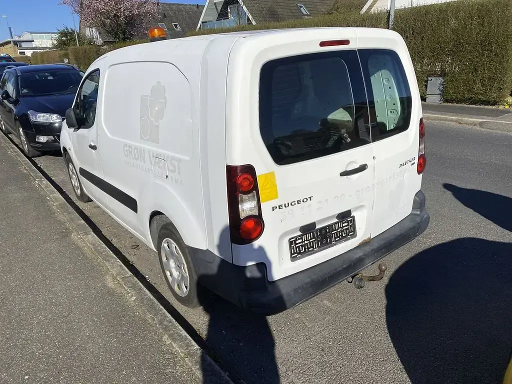 Gebraucht Peugeot Partner 90 PS (66 kW) 2014 Weiß Van / Kleinbus