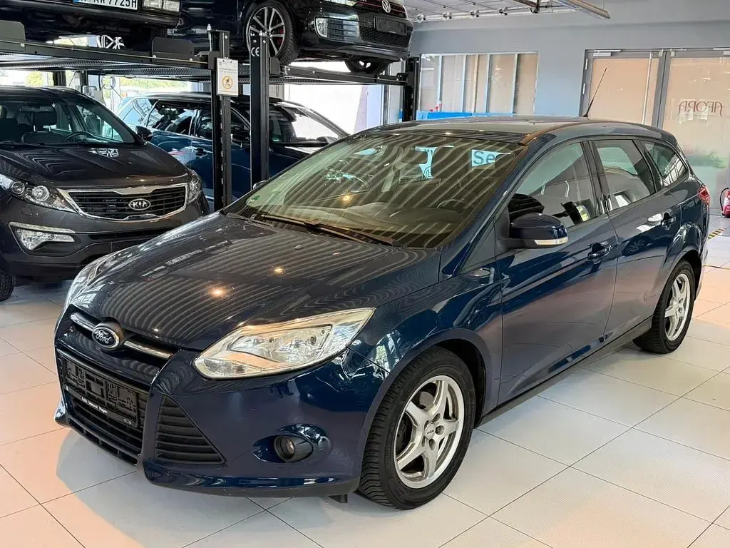 Gebraucht Ford Focus 95 PS (69 kW) 2013 Blau Limousine
