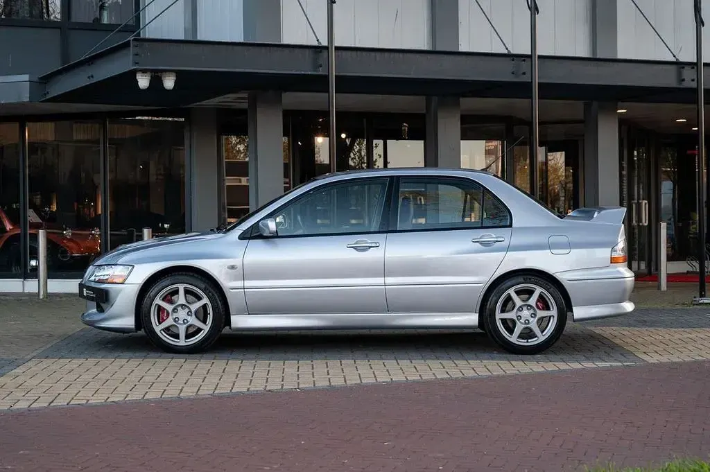 Second-hand Mitsubishi Lancer Evolution 265 CP (194 kW) 2004 Argintiu Berlinǎ