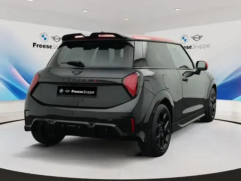 Używany Mini John Cooper Works 204 KM (150 kW) 2024 Czarny Hatchback