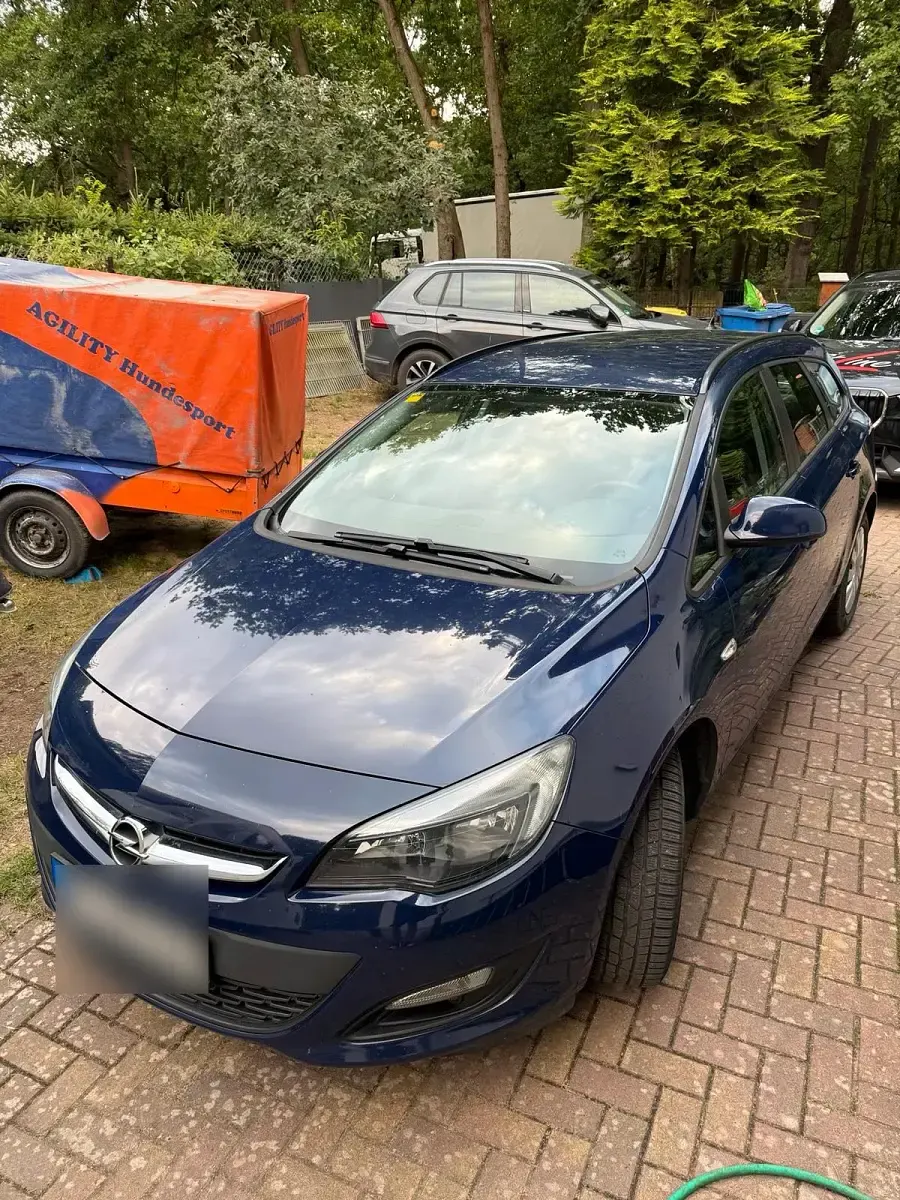 Gebraucht Opel Astra 165 PS (121 kW) 2014 Blau Kombi