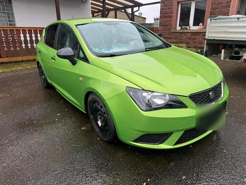 Usado Seat Ibiza 105 HP (77 kW) 2013 Verde Sedan