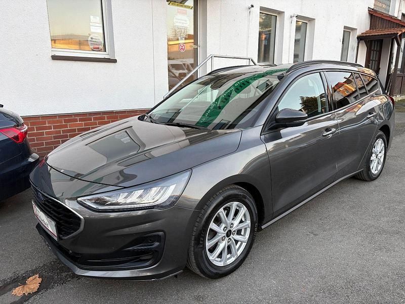 Grau Gebraucht 2022 Ford Focus Cool & Connect Kombi | 16.490 € (Fairer Preis) - Bild 1/4