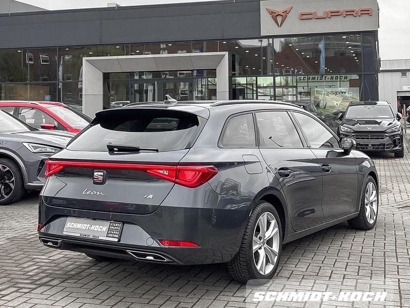 Gebraucht Seat Leon FR 150 PS (110 kW) 2025 Magnetic tech (grau) Limousine