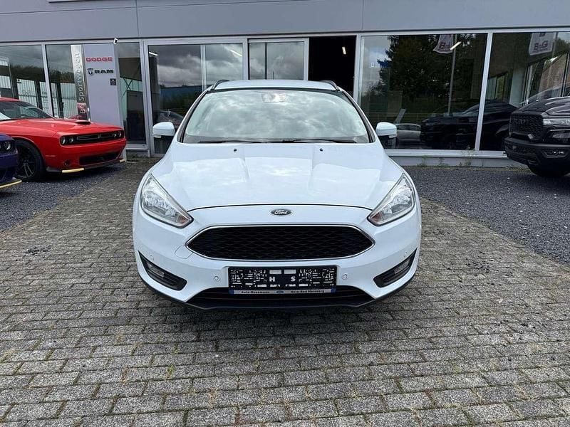Frostweiß Gebraucht 2017 Ford Focus Business Edition Kombi | 9.890 € (Fairer Preis) - Bild 1/4