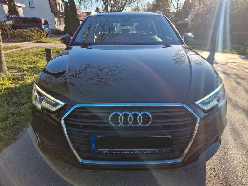 Schwarz Gebraucht 2018 Audi A3 Sportback Sport Kombi | 14.299 € (Guter Preis) - Bild 1/4