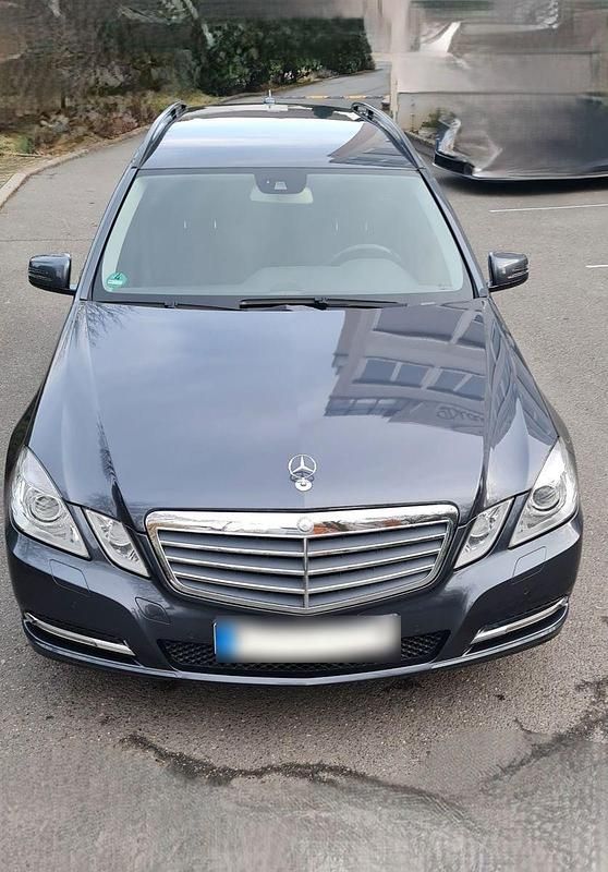Gebraucht Mercedes E220 170 PS (125 kW) 2012 Grau Kombi
