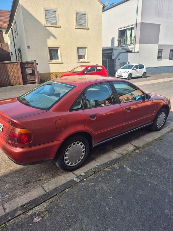 Usata Audi A4 101 CV (74 kW) 1995 Grigio Berlina